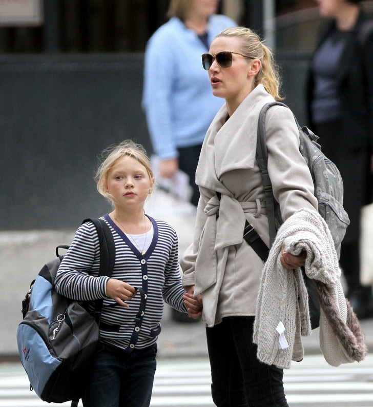 Kishinyovdagi moldovalik fohishalarning profillari Ozarbayjon tilida jinsiy aloqa